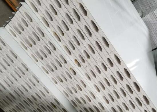 小知識(shí)：十堰凈化板應(yīng)用廣泛，特點(diǎn)以及用途都有哪些？