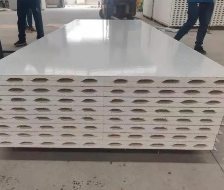 遠(yuǎn)大彩鋼生產(chǎn)的襄陽凈化板材應(yīng)注意哪些方面？